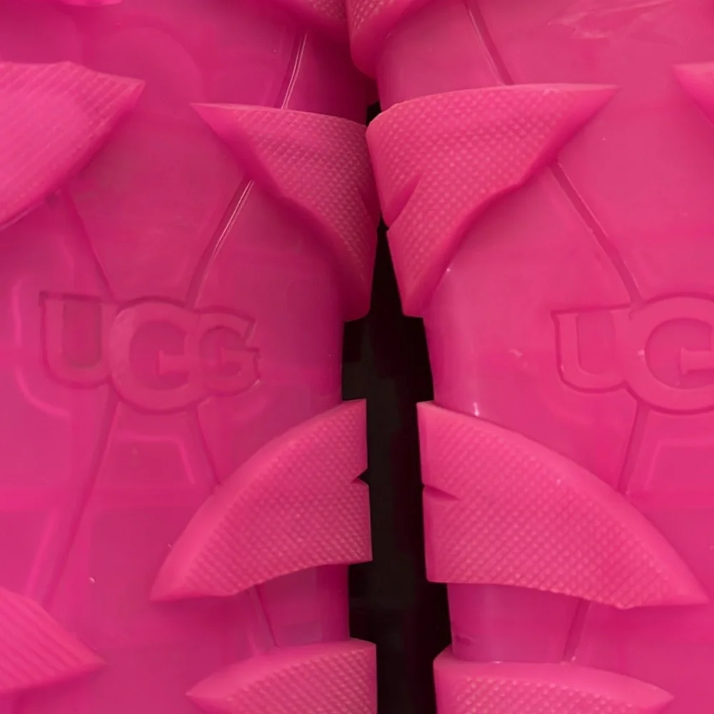 UGG Pink Slide Sandals for Casual Comfort (women’s 9) - Picture 4 of 5